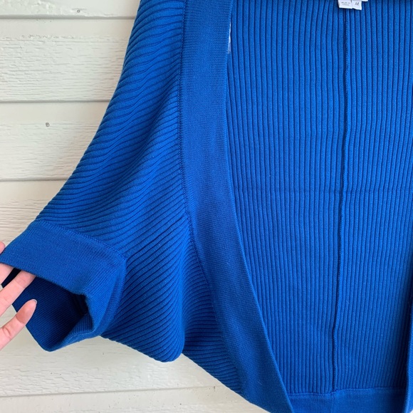 NWOT Chaus Shoulder Shrug - Picture 2 of 5